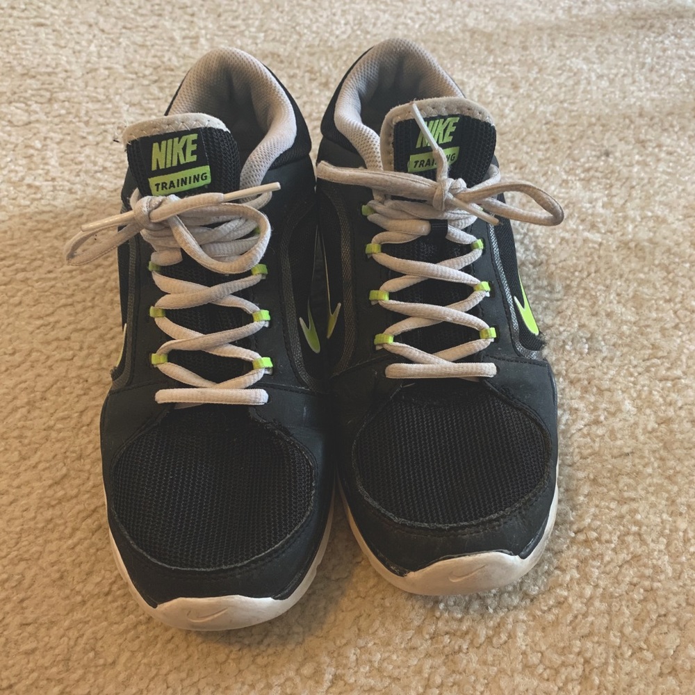 Nike women’s sneakers